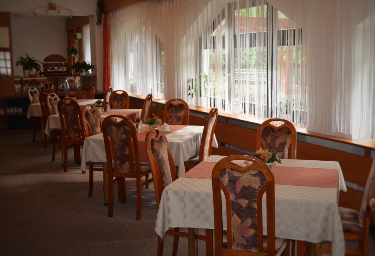 Hotel Amos Fulnek Zewnętrze zdjęcie
